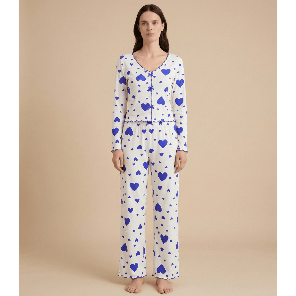 Ensemble pyjama femme coeurs en coton – Confort Douillet & Style UniqueEnsemble pyjama femme coeurs en coton doux et confortable, parfait pour vos nuits. Découvrez notre collection et craquez pour le style et la qualité.