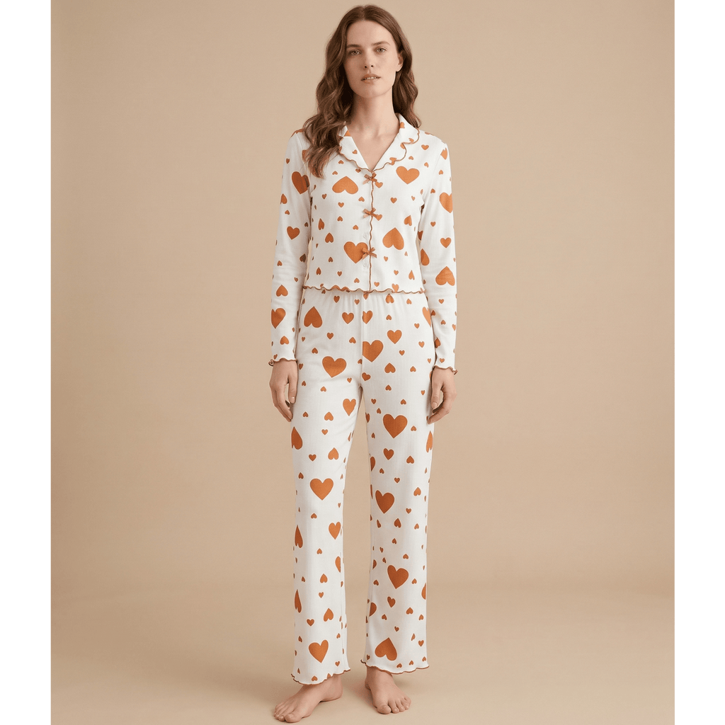 Ensemble pyjama femme coeurs en coton – Confort Douillet & Style UniqueEnsemble pyjama femme coeurs en coton doux et confortable, parfait pour vos nuits. Découvrez notre collection et craquez pour le style et la qualité.
