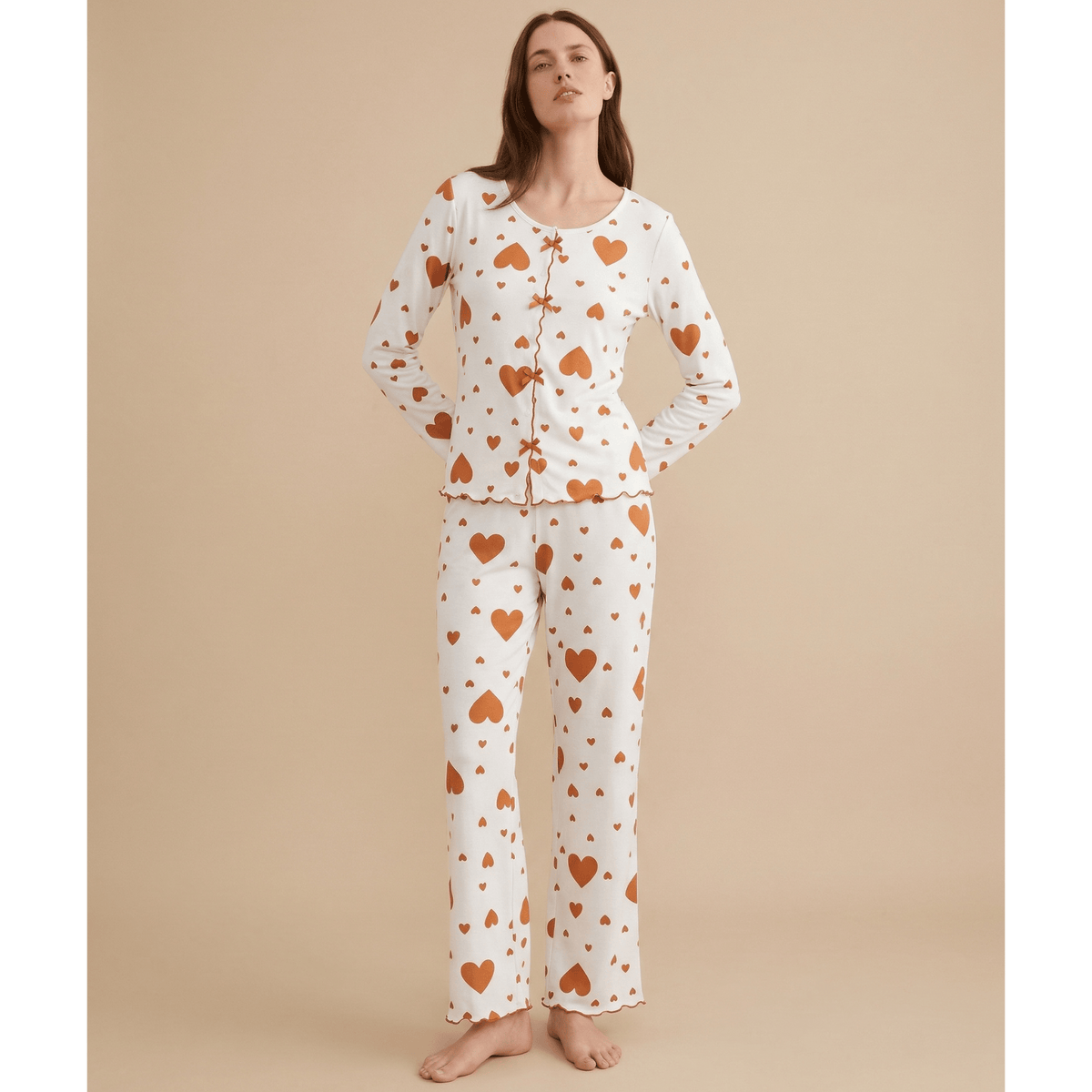 Ensemble pyjama femme coeurs en coton – Confort Douillet & Style UniqueEnsemble pyjama femme coeurs en coton doux et confortable, parfait pour vos nuits. Découvrez notre collection et craquez pour le style et la qualité.