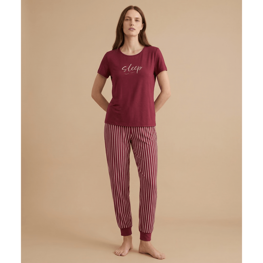 Ensemble pyjama femme rouge : Confort et élégance irrésistibles