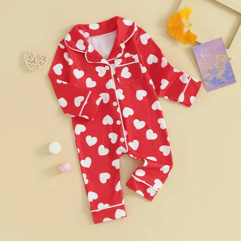 Pyjama bébé en satin rouge – Élégance Douceur pour des Nuits Magiques