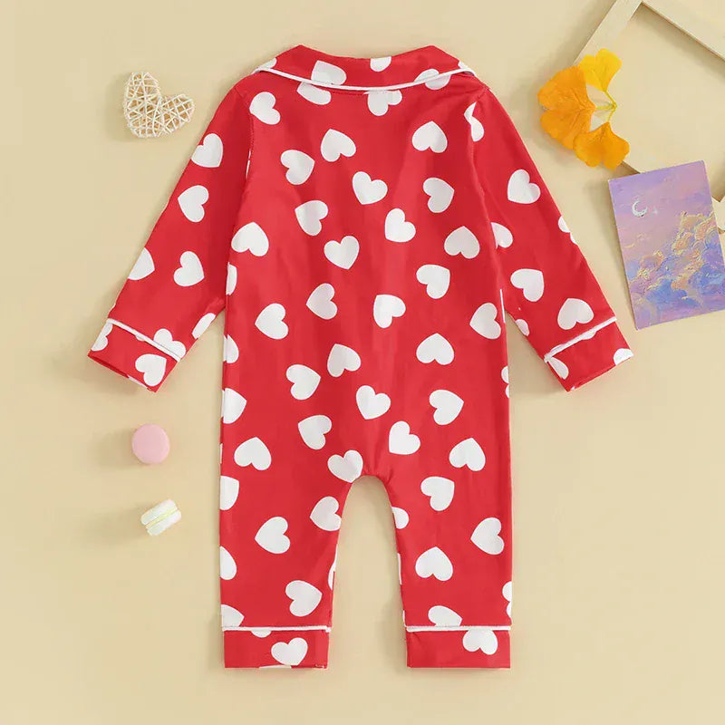 Pyjama bébé en satin rouge – Élégance Douceur pour des Nuits Magiques