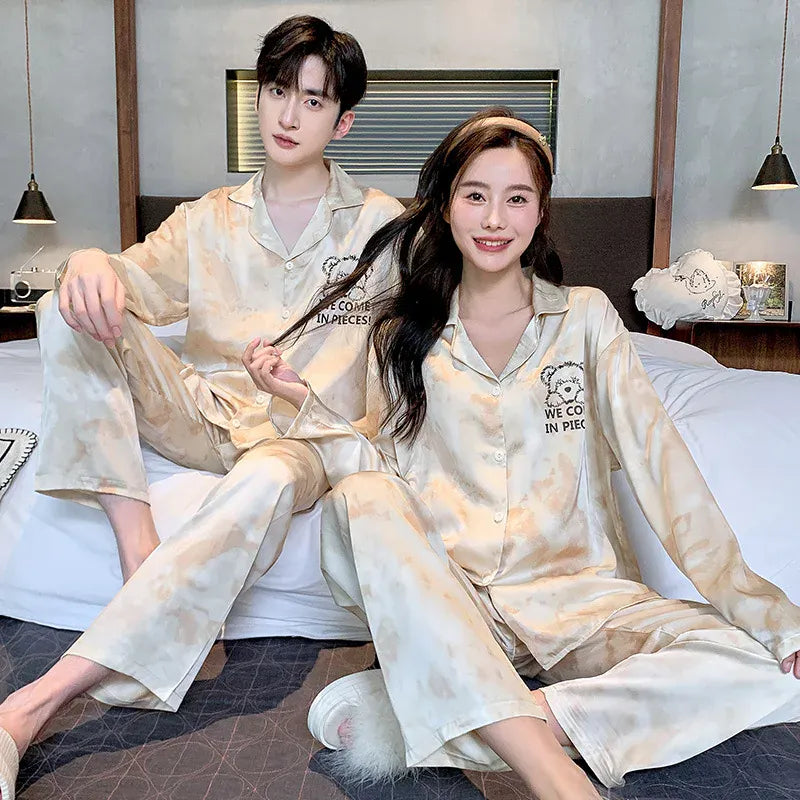 Pyjama couple beige et dorée a motif - Élégance & Confort Raffiné