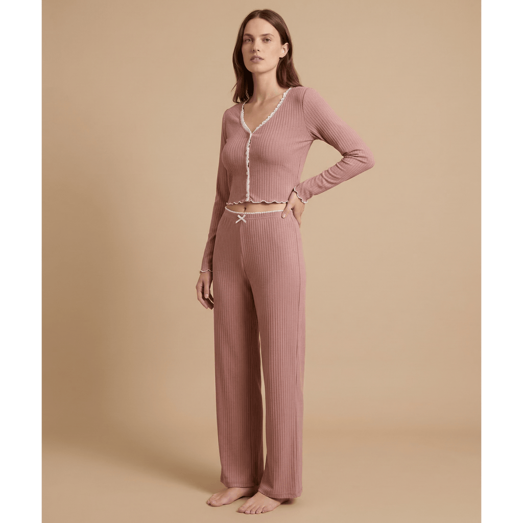 Pyjama femme à manche longue – Confort absolu pour des nuits douces