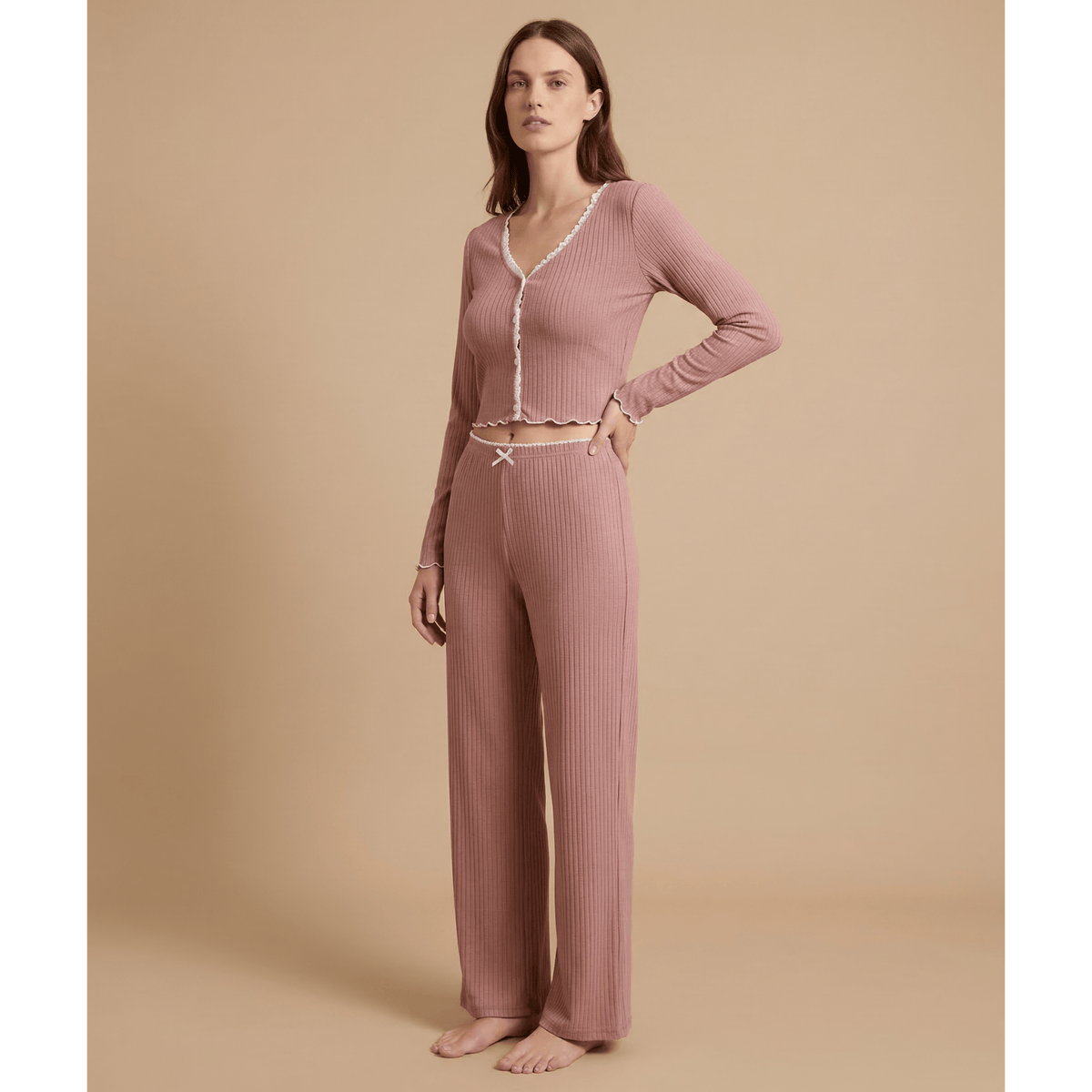 Pyjama femme à manche longue – Confort absolu pour des nuits douces