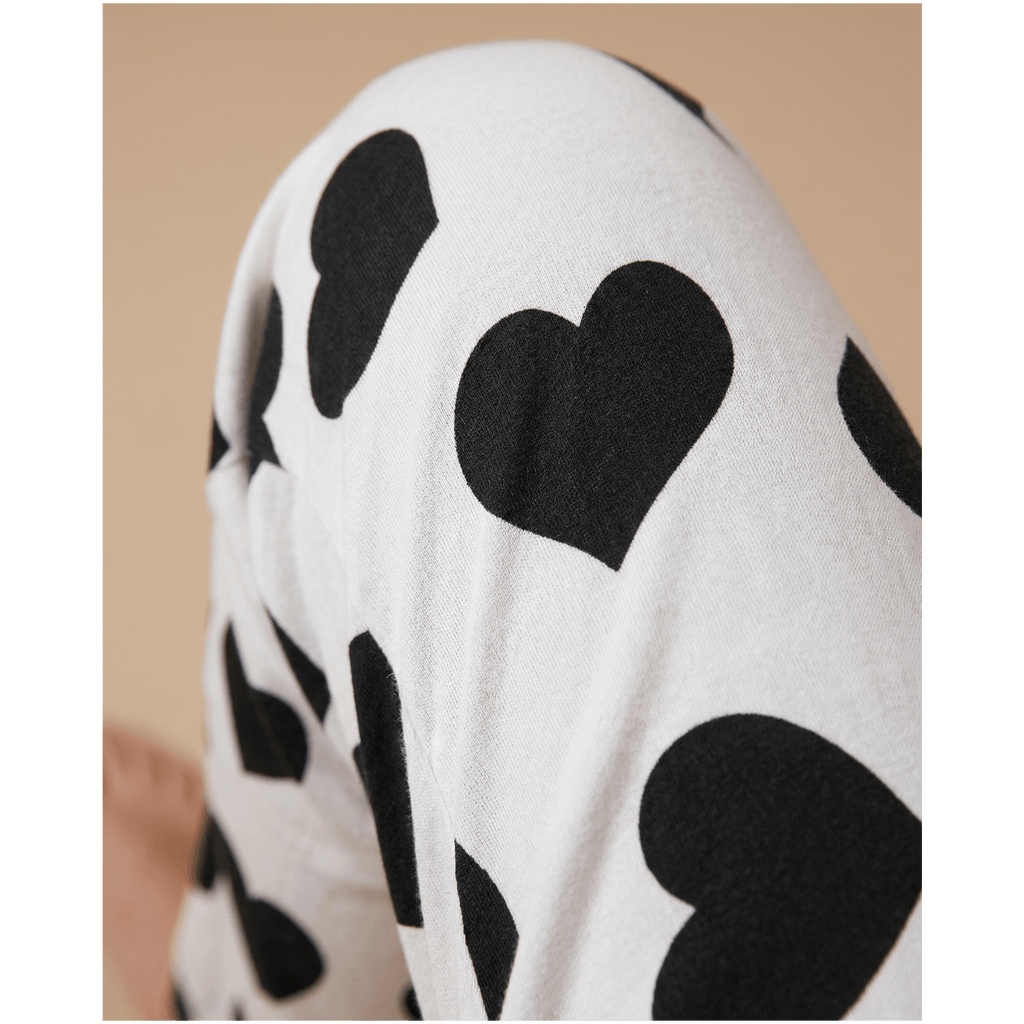 Pyjama femme coeur noir – Charmez vos nuits avec style et confort
