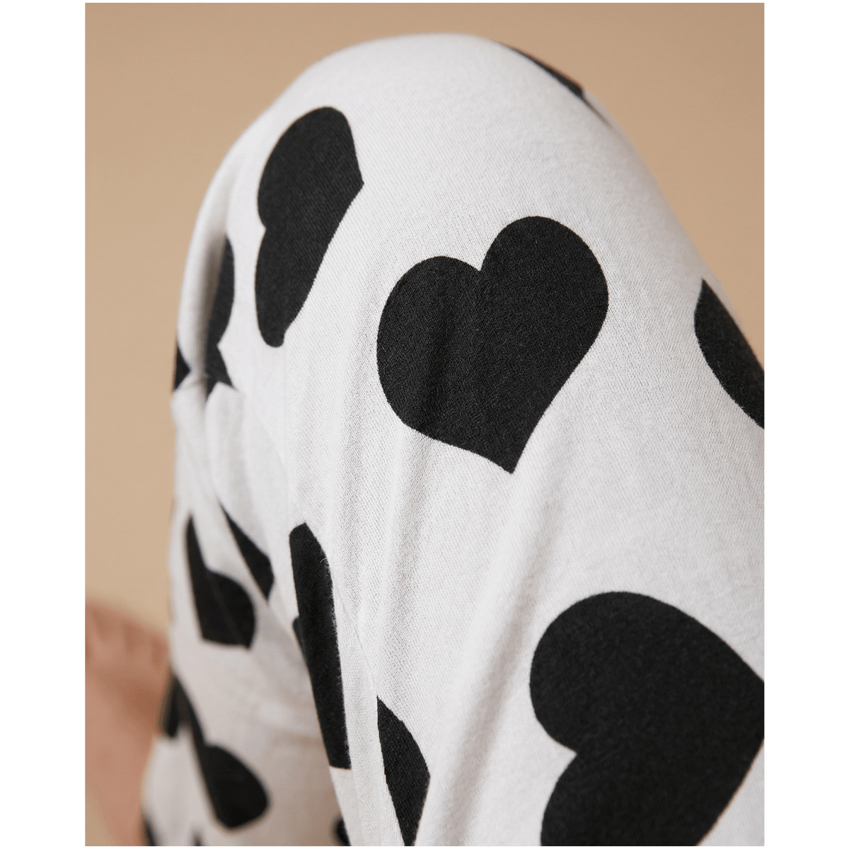 Pyjama femme coeur noir – Charmez vos nuits avec style et confort