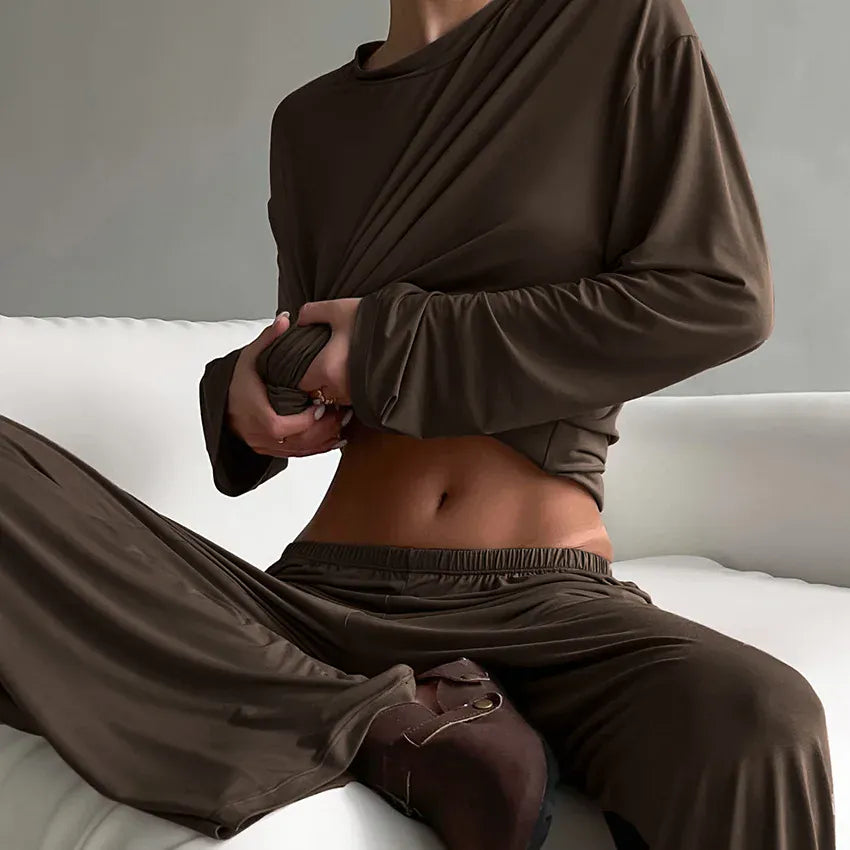 Pyjama femme coton chic – Élégance et confort pour des nuits parfaites