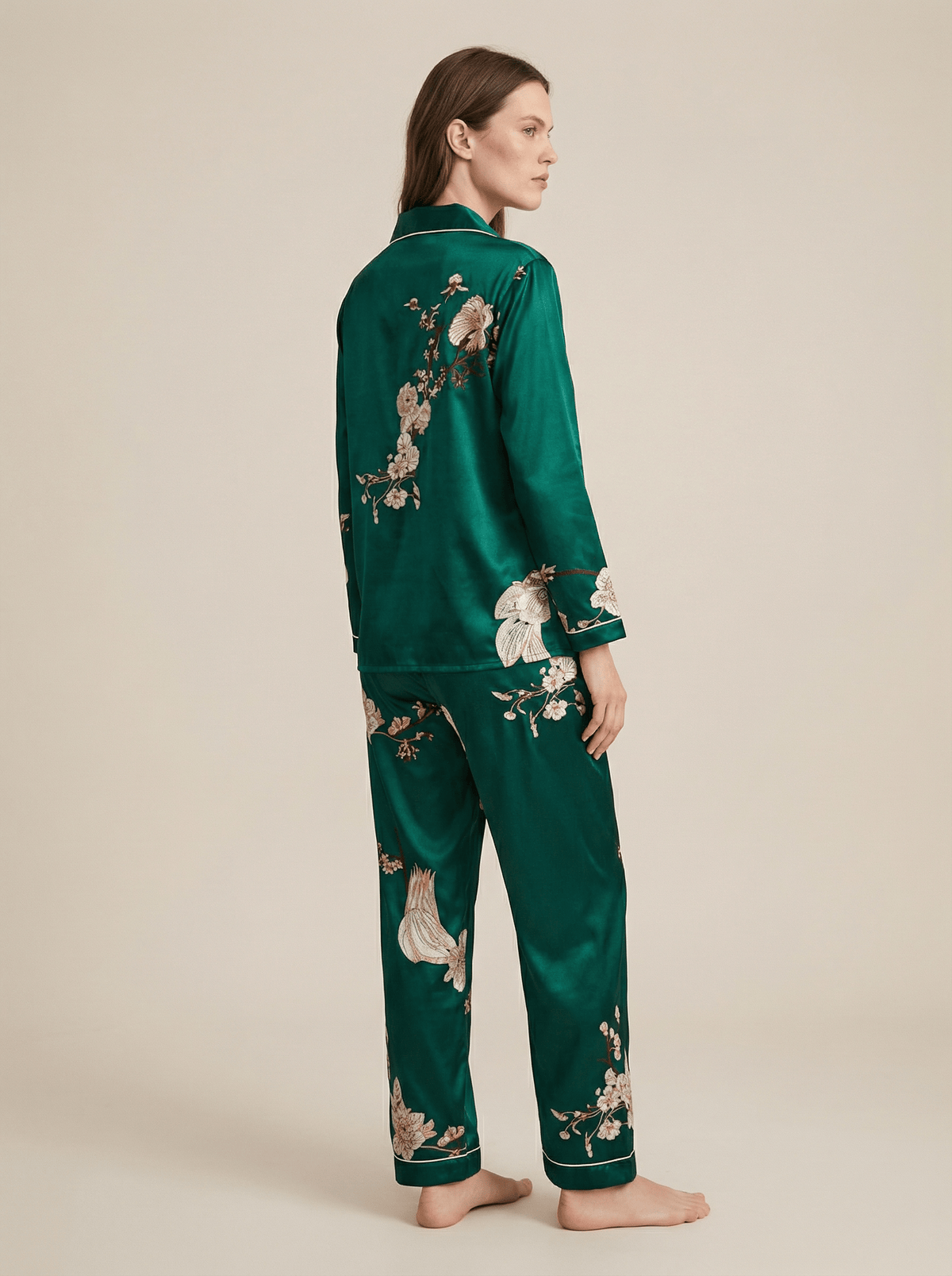 Pyjama femme satin fleuri – Élégance et confort pour vos nuits