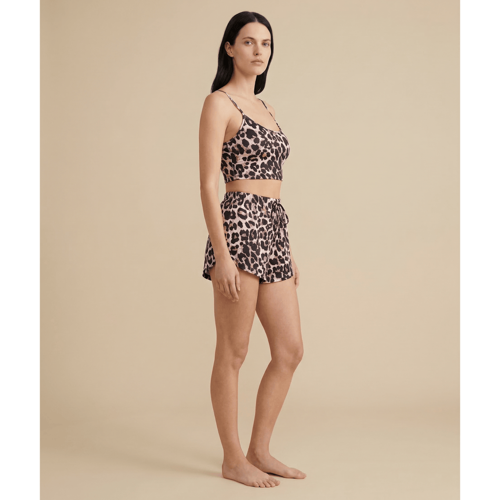 Pyjama femme short léopard – Adoptez l’audace et le confort chic
