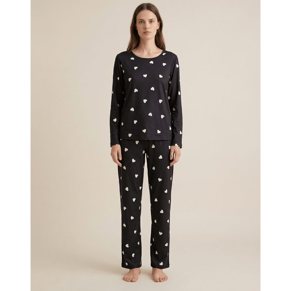 Pyjama motif coeur : Découvrez le confort stylé qui vous séduit !