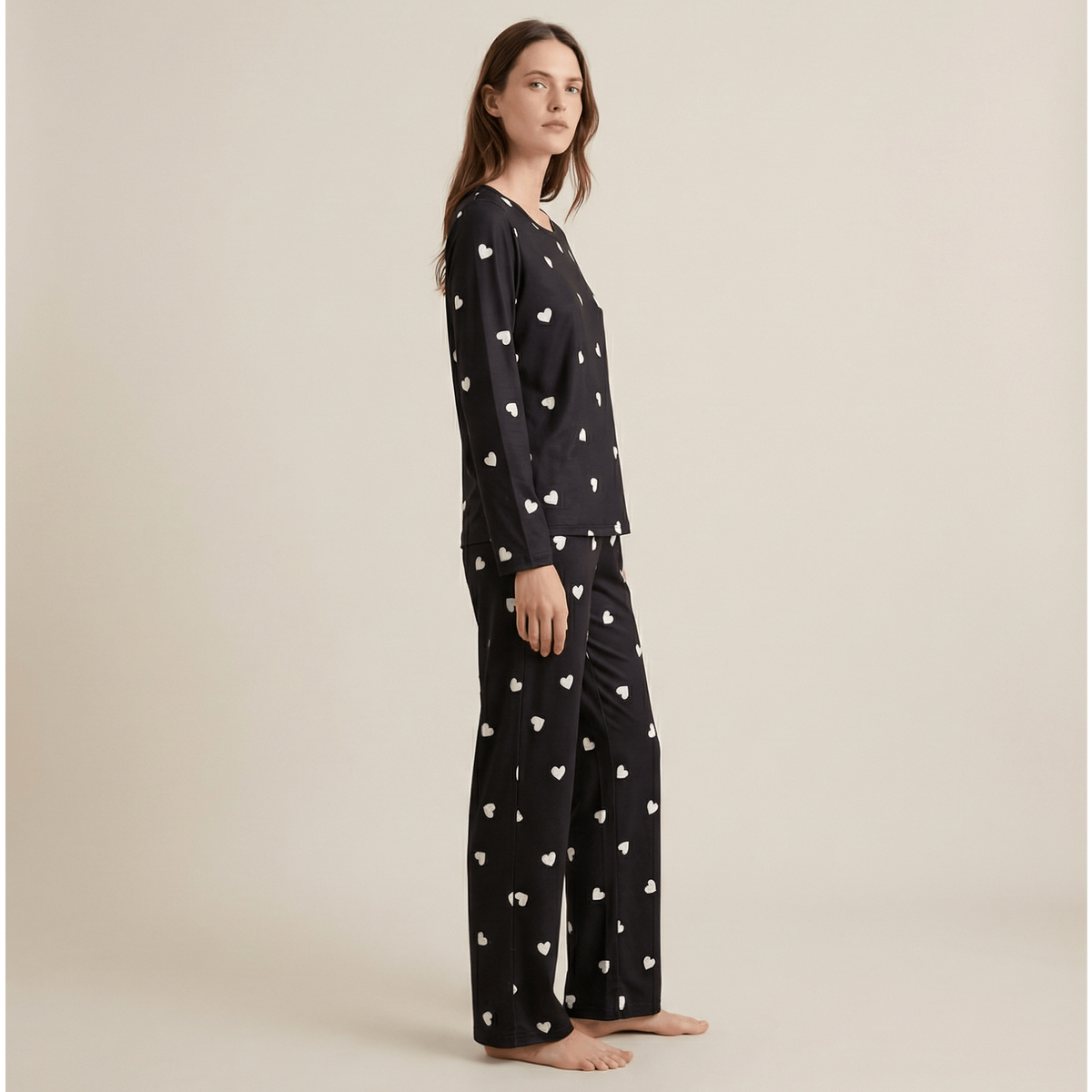 Pyjama motif coeur : Découvrez le confort stylé qui vous séduit !