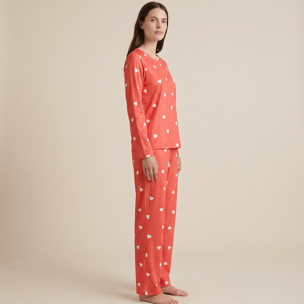 Pyjama motif coeur : Découvrez le confort stylé qui vous séduit !