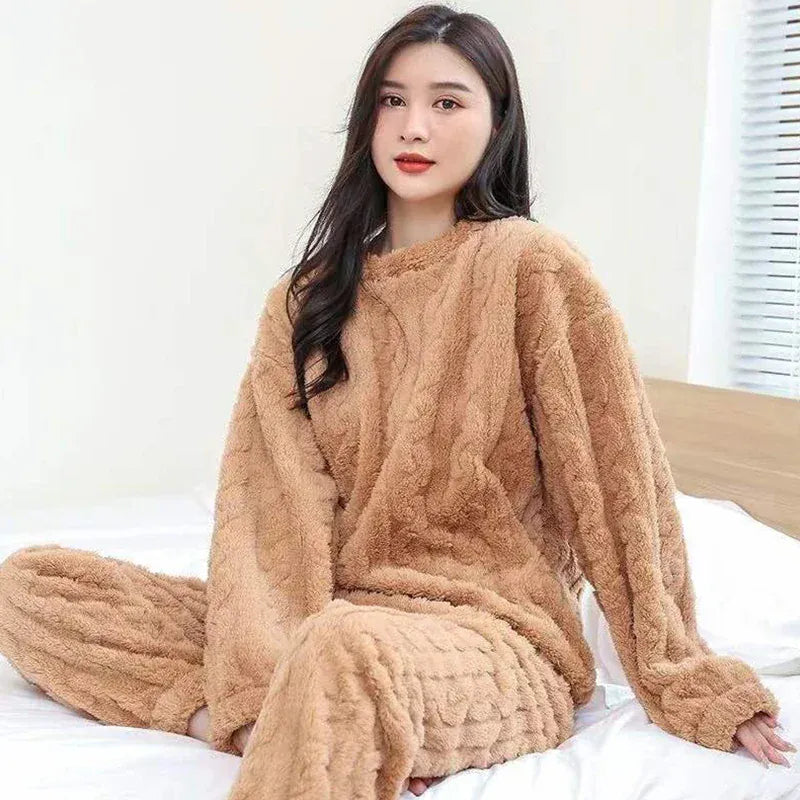 Pyjama polaire marron – Confort ultime pour vos nuits douillettes