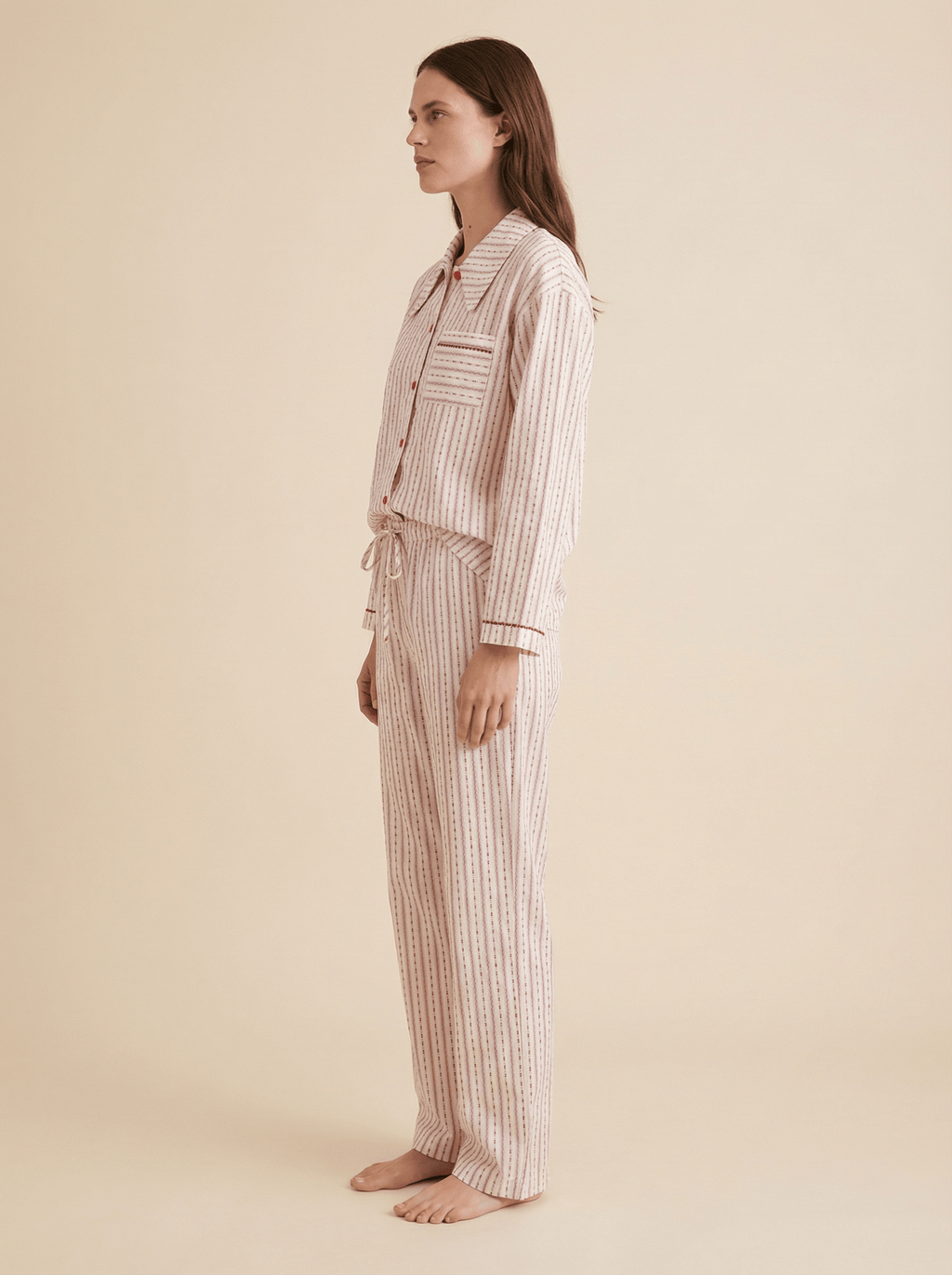 Pyjama rayé femme : Confort stylé pour des nuits inoubliables