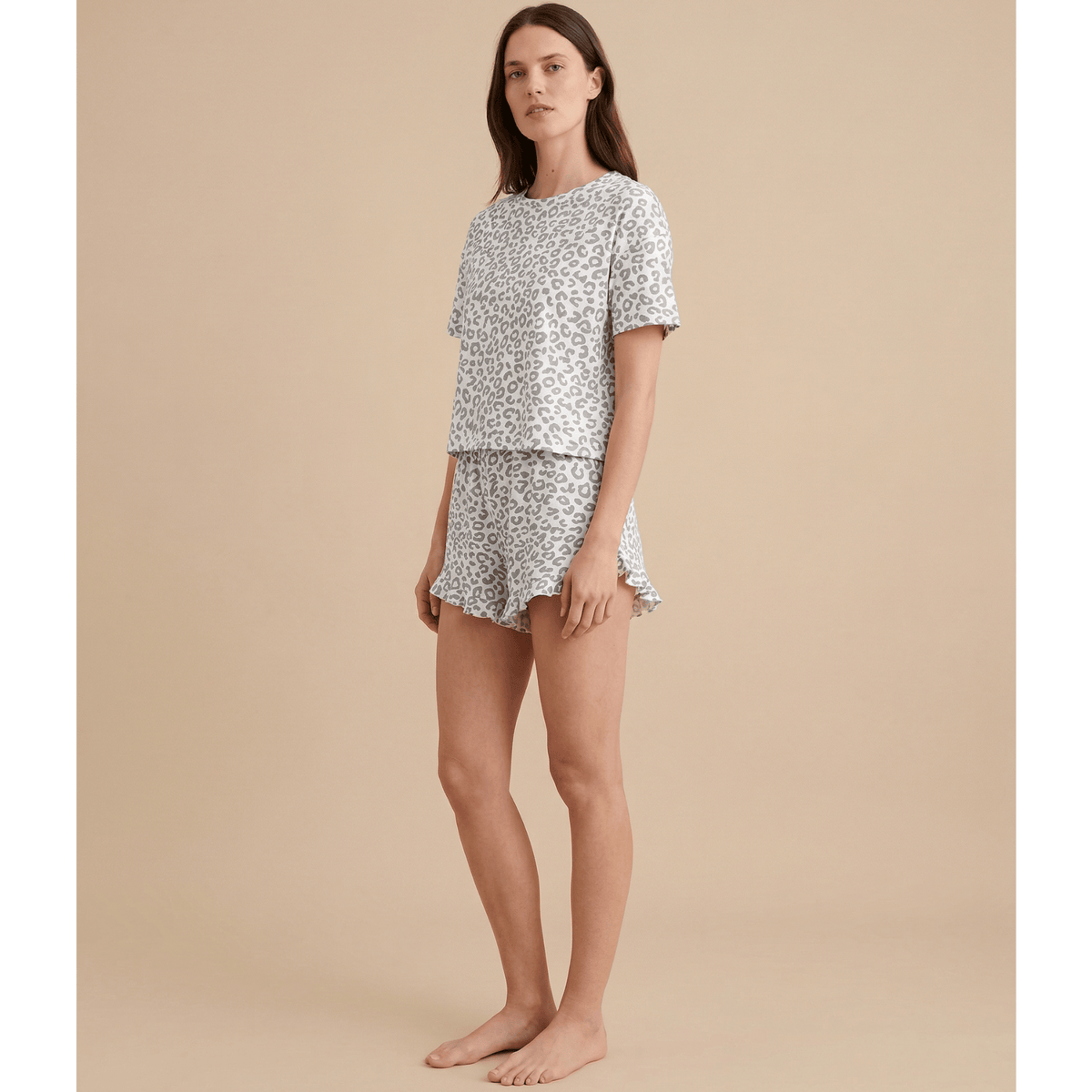 Pyjama short femme leopard gris – Alliez confort et style audacieux !