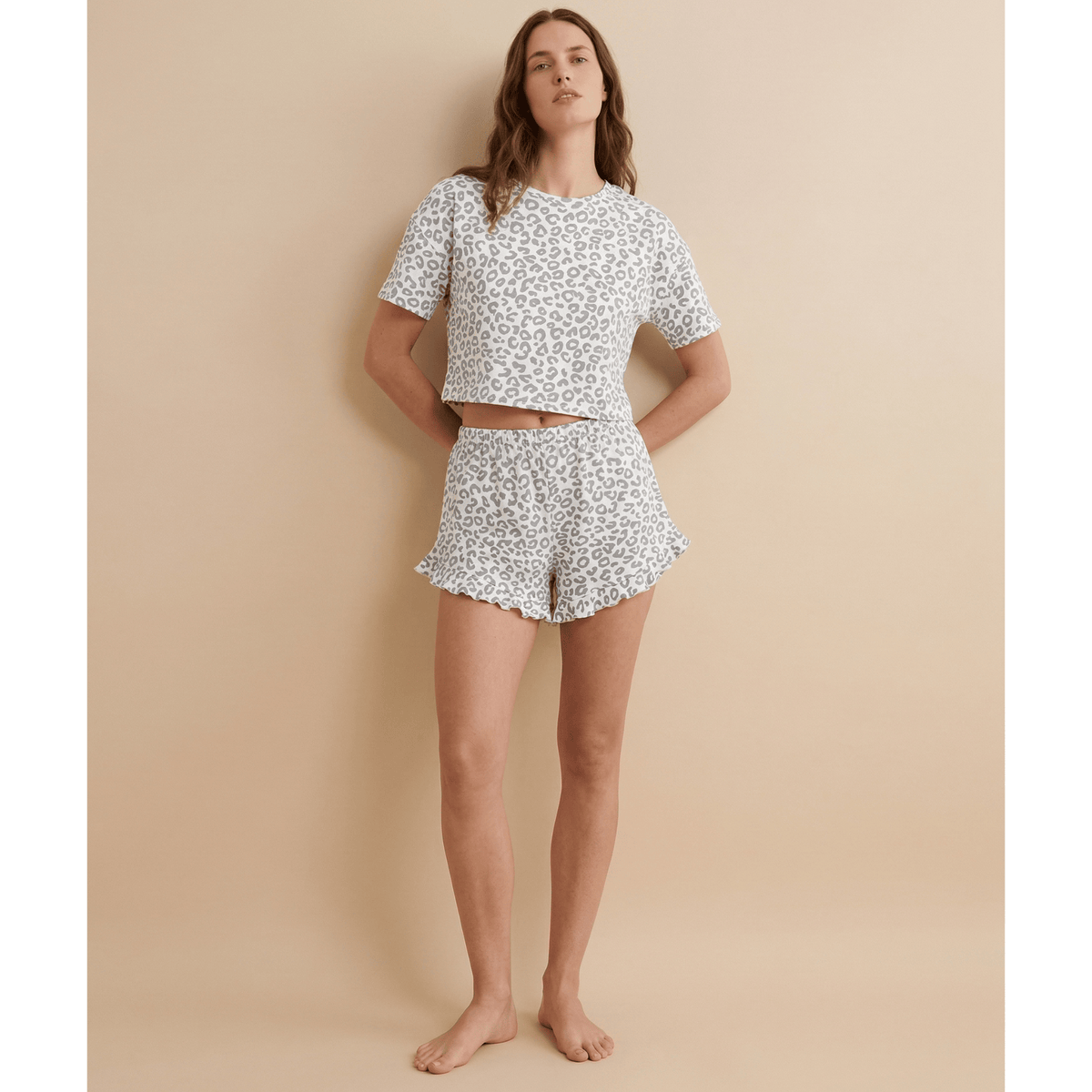 Pyjama short femme leopard gris – Alliez confort et style audacieux !