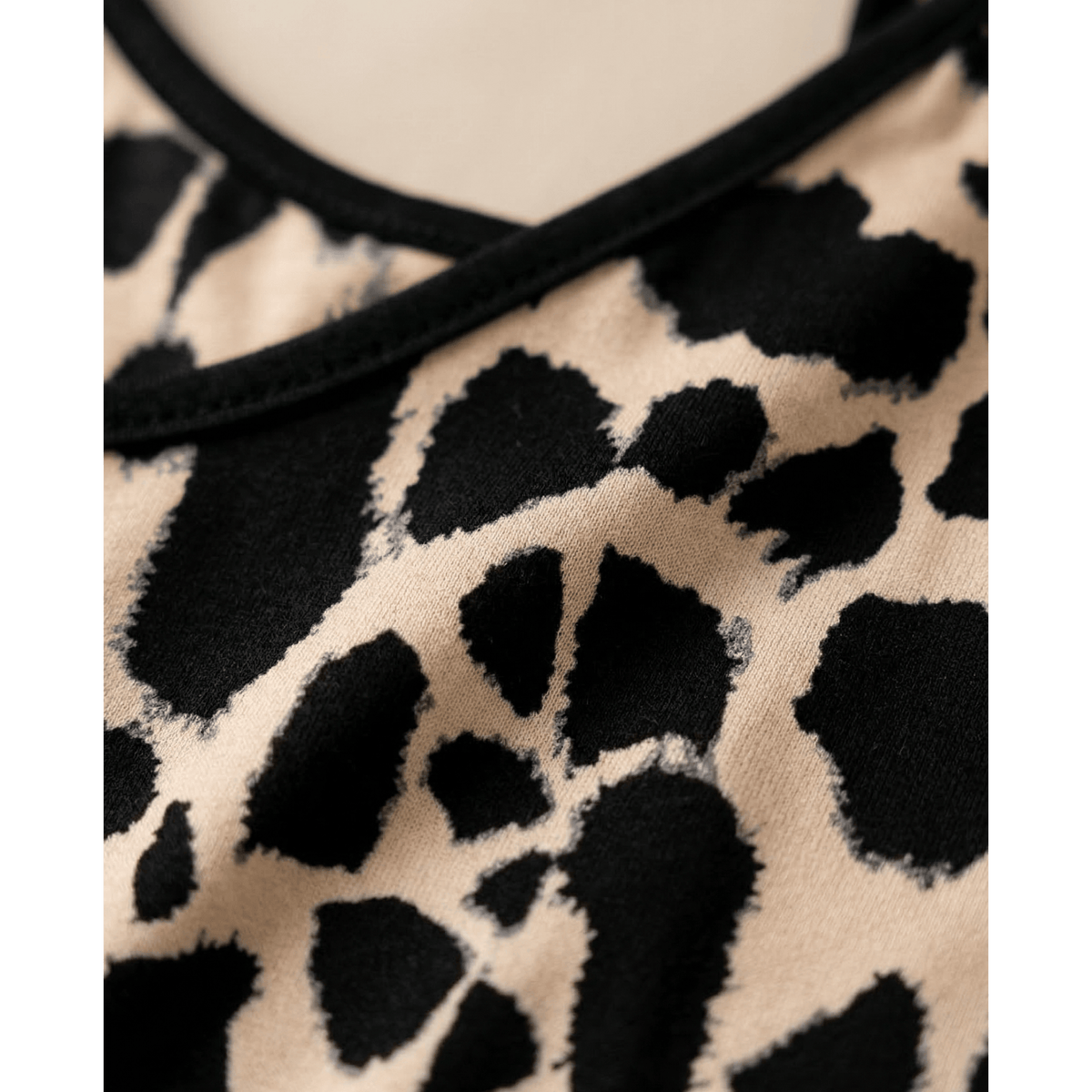 Pyjama short femme léopard – Osez le style sauvage et confortable !