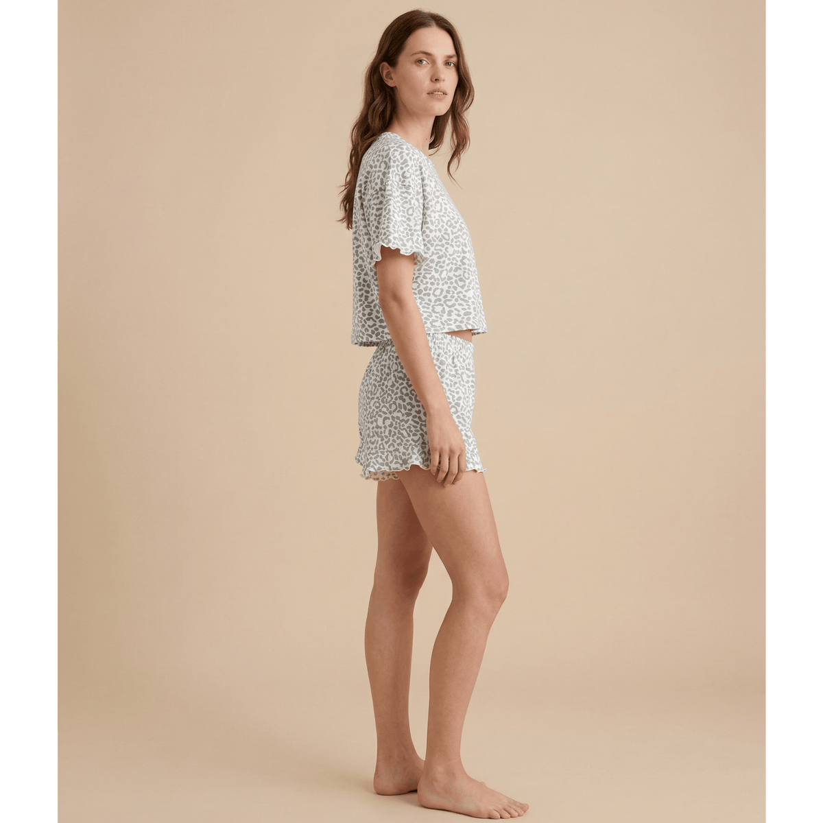 Pyjama short femme leopard vert : adoptez l'élégance sauvage dès maintenant !